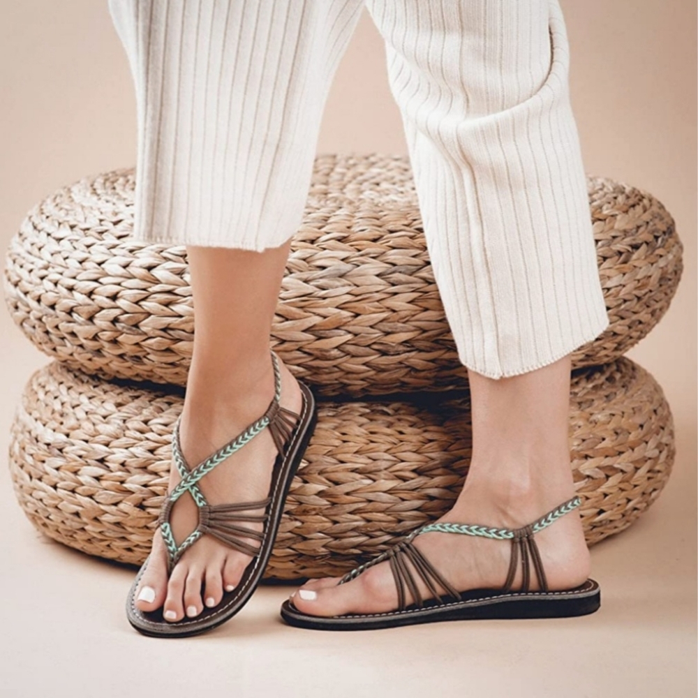 Plaka Flat Sandals Womens Highly Durable Rubber Stretch-to Fit Straps Sz 10